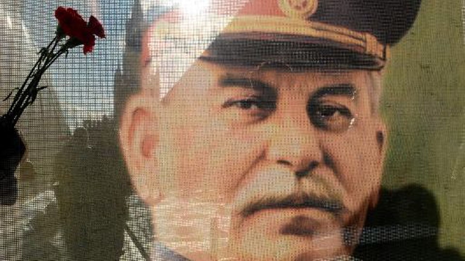 Un portrait de Staline sur la Place Rouge à Moscou, le 5 mars 2013