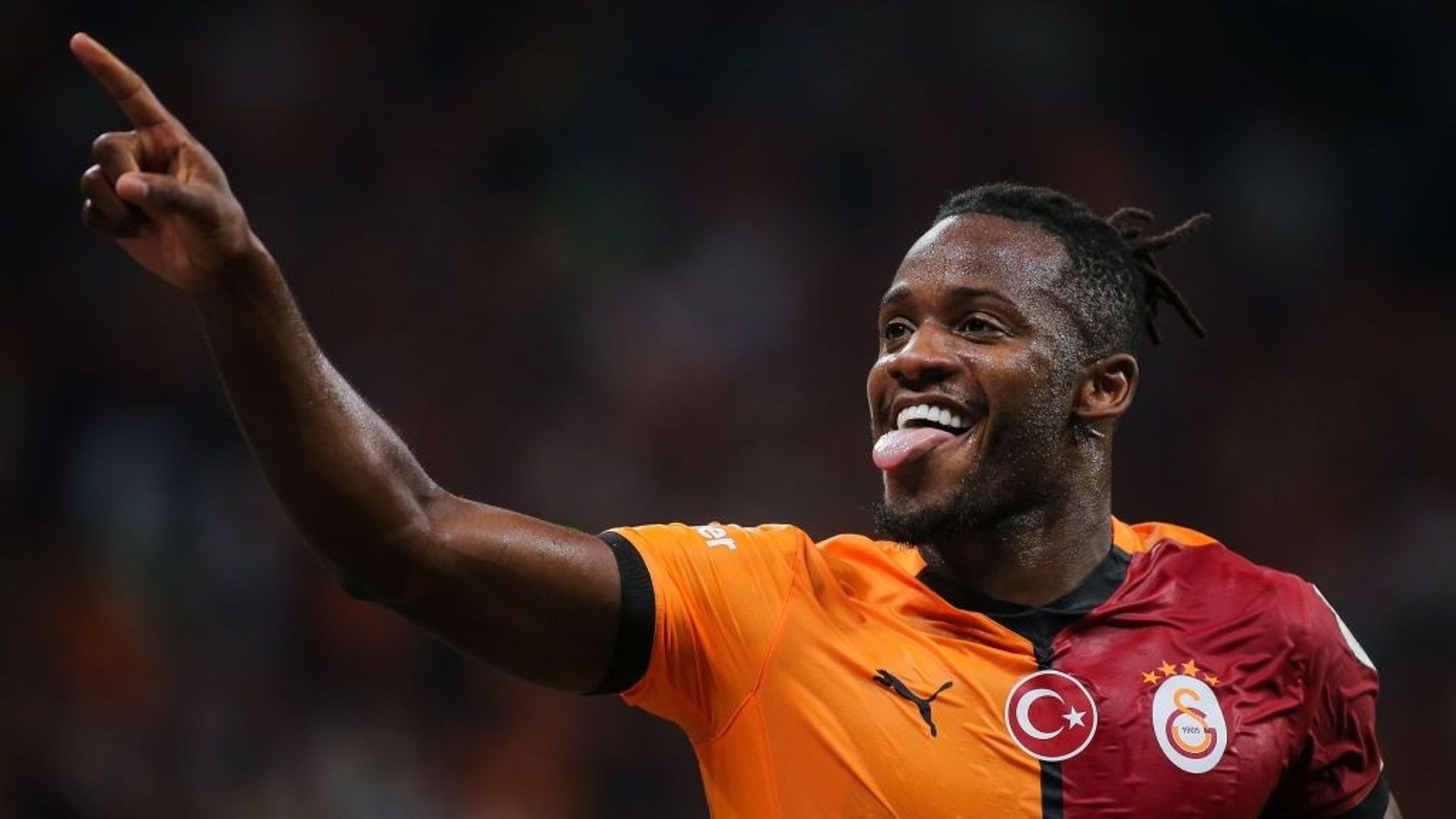 A double in 5 minutes: supersub Michy Batshuayi keeps Galatasaray alive