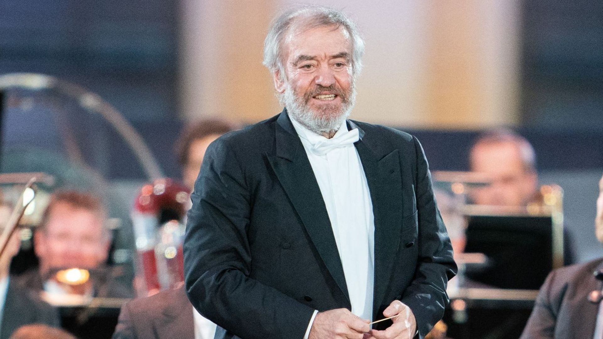 Valery Gergiev en 2020, aux côtés de l’Orchestre Philharmonique de Vienne