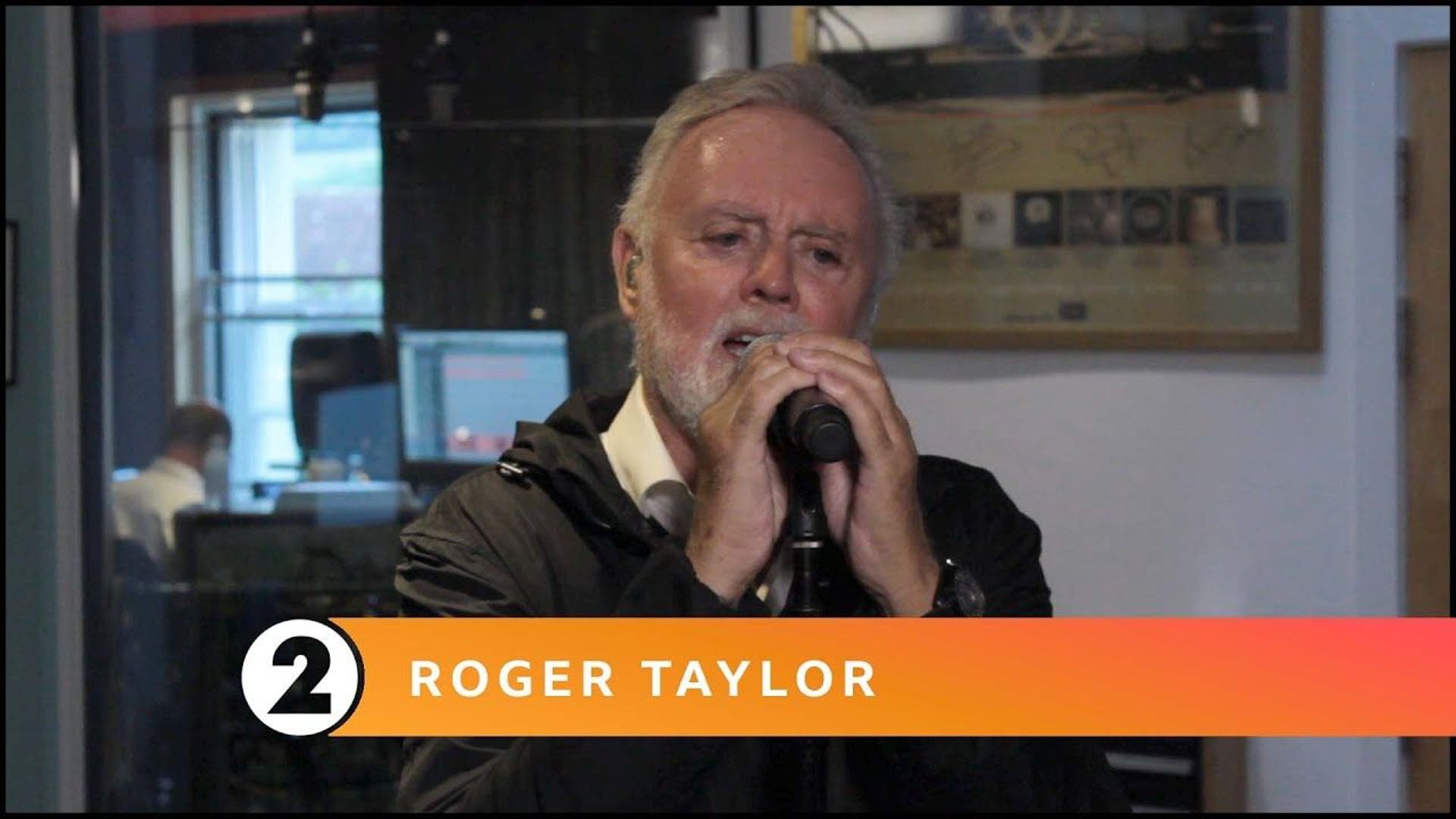 Queen : Roger Taylor reprend "Radio Gaga" pour la BBC
