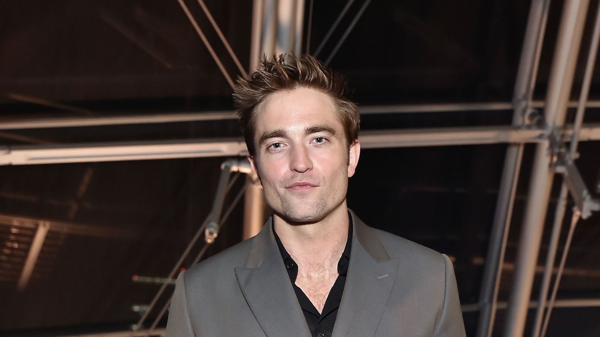 Robert Pattinson, coprésident de la soirée d’ouverture de l’Academy Museum of Motion Pictures, assiste à la soirée d’ouverture de l’Academy Museum of Motion Pictures et de Vanity Fair à l’Academy Museum of Motion Pictures le 29 septembre 2021 à Los Angele
