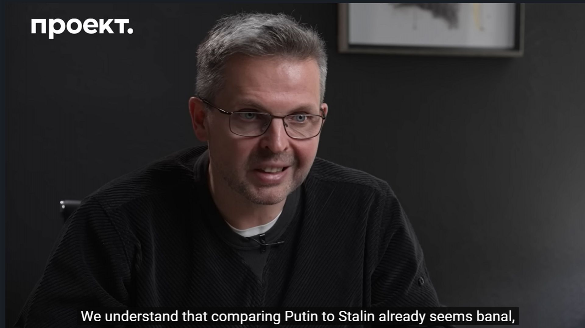 Roman Badanin compare Poutine à Staline