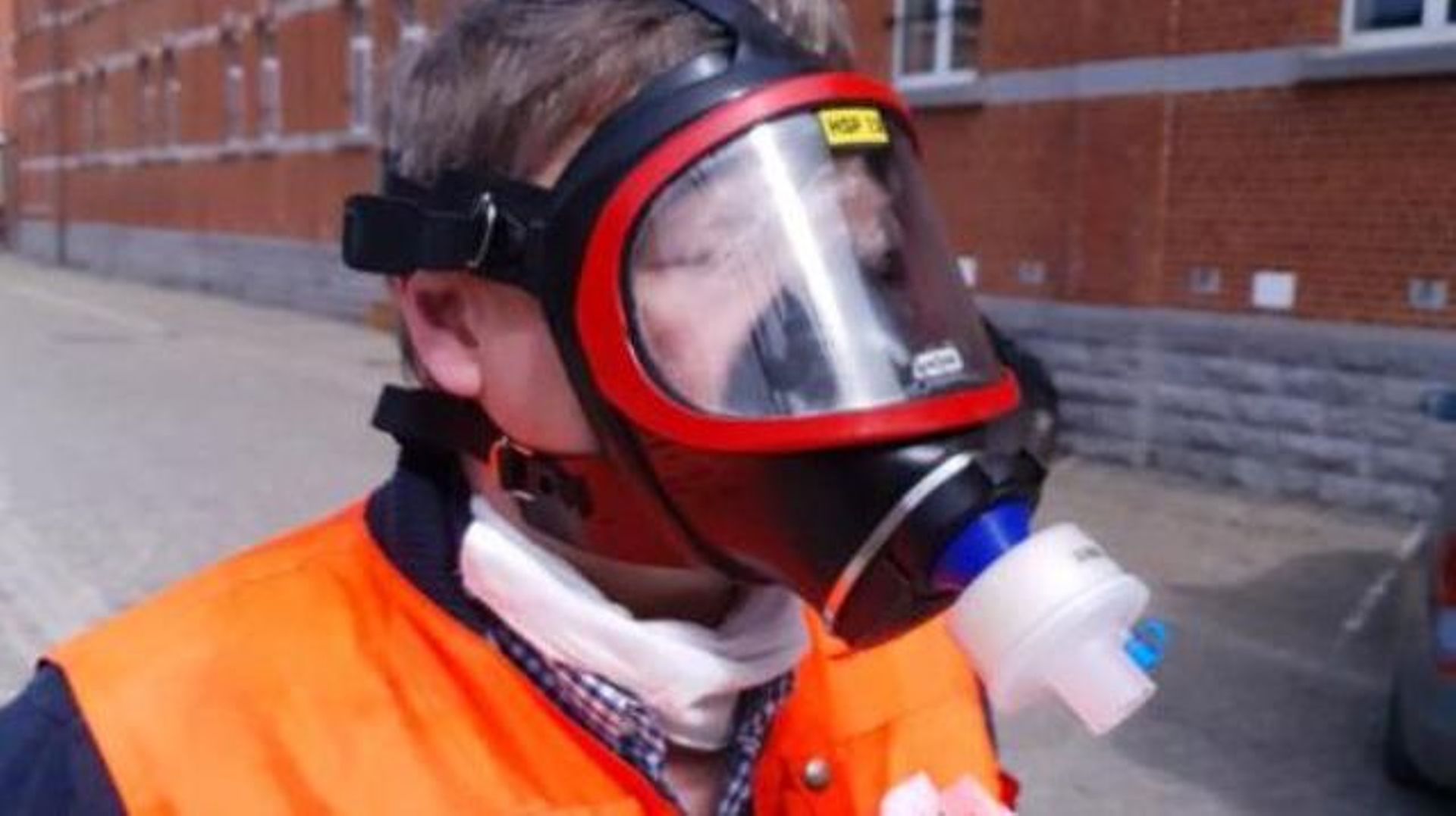 Coronavirus - D'anciens masques de pompiers transformés pour le personnel soignant à Bruxelles