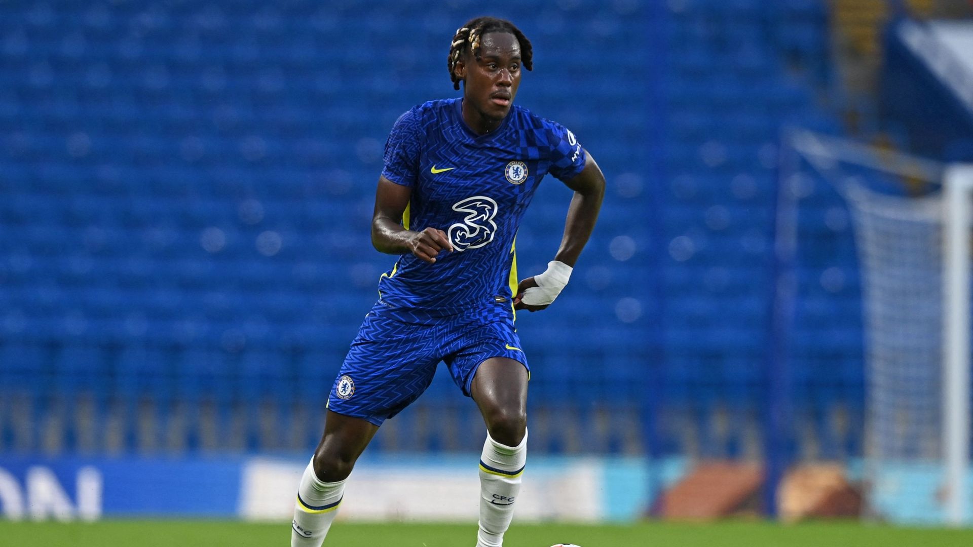 Trevoh Chaloba a fait ses débuts avec Chelsea.