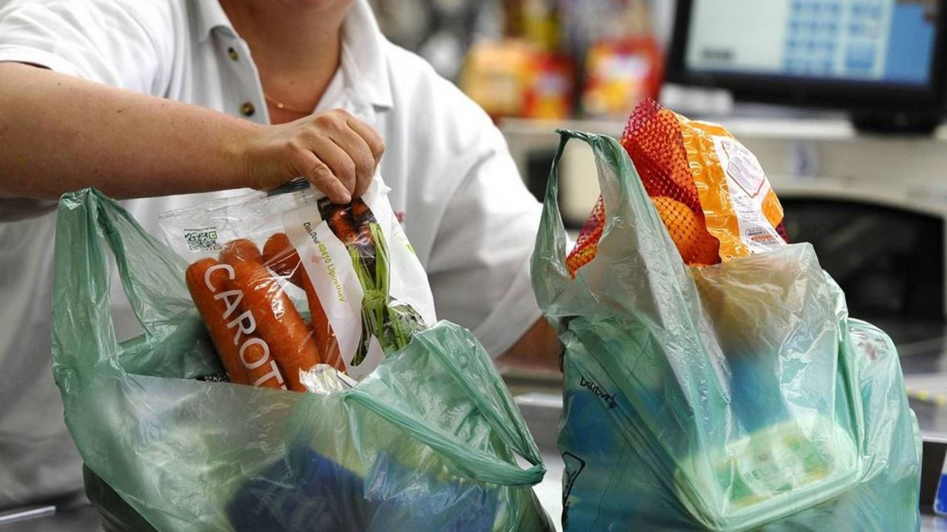 C'est aujourd'hui qu'entre en vigueur l'interdiction des sacs en plastique dans les commerces wallons.