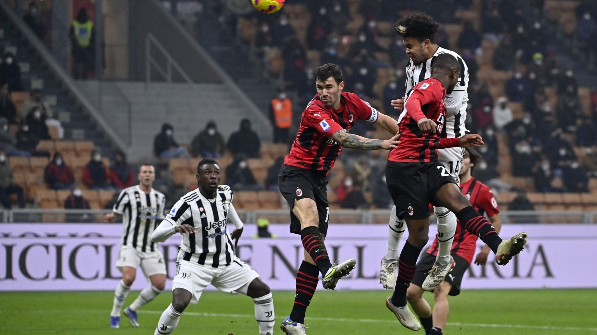 Série A : l'AC Milan et la Juventus font du surplace, Saelemaekers joue la dernière demi-heure
