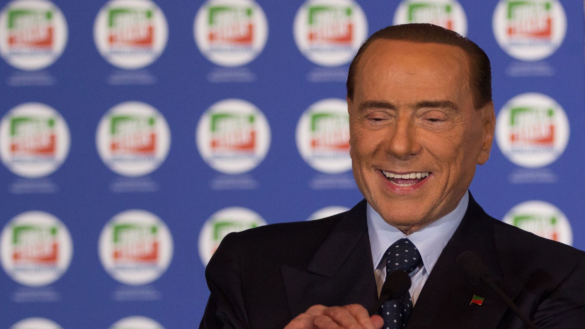 Berlusconi remporte les élections en Sicilie.