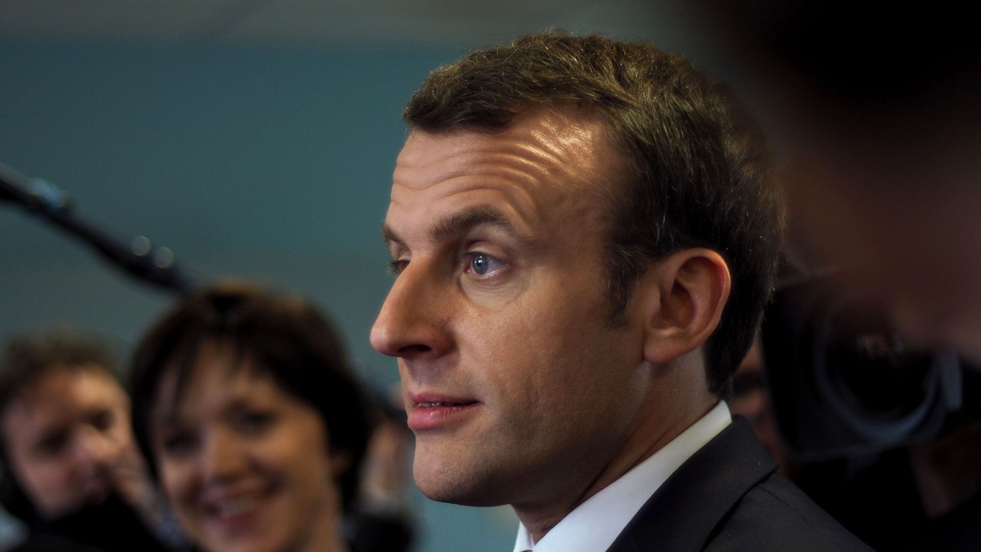 Election russe : Macron met en garde Poutine sur la Syrie et l'affaire ...