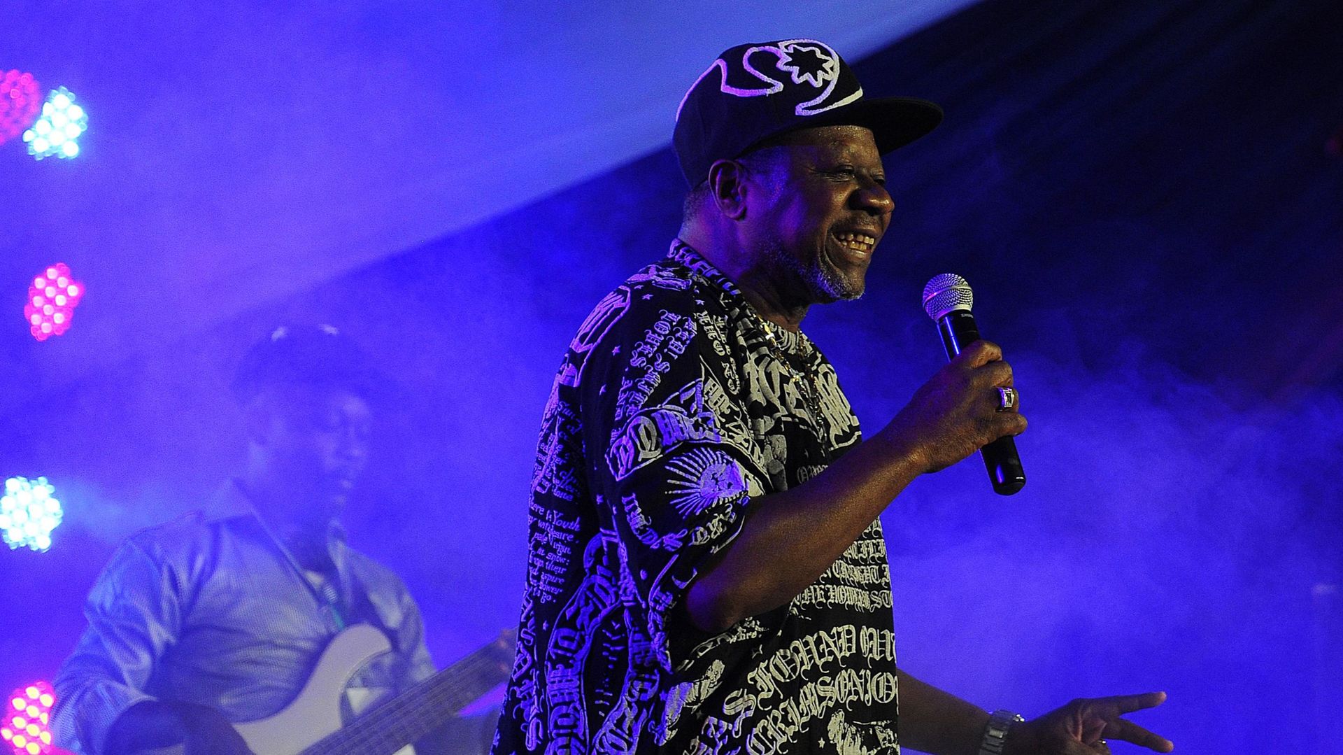 Le célèbre chanteur congolais Papa Wemba est décédé suite à un malaise sur scène