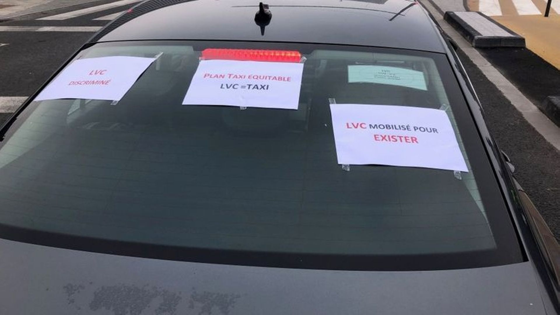 Un véhicule Uber saisi à Bruxelles pour absence de licence bruxelloise