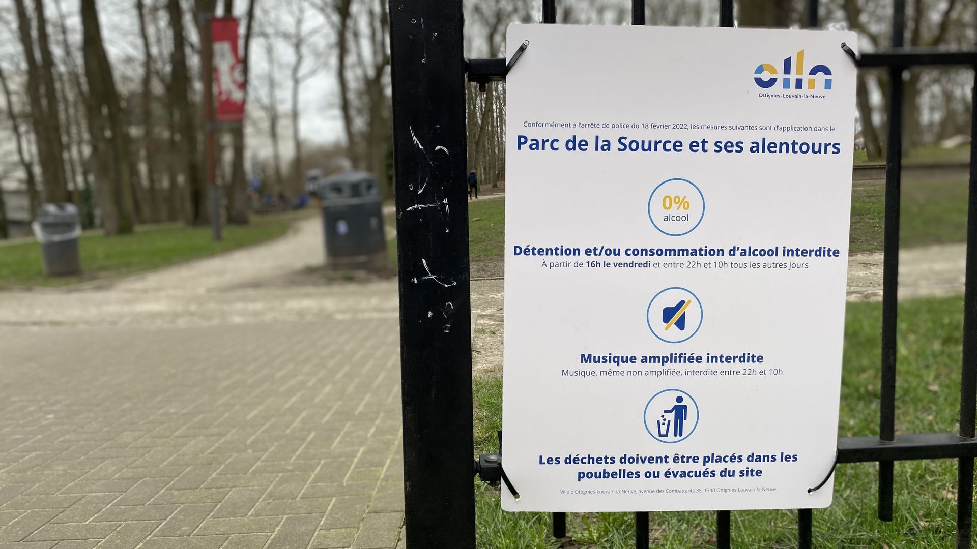 Les nouvelles mesures en vigueur sont désormais affichées à l'entrée du parc de la Source.