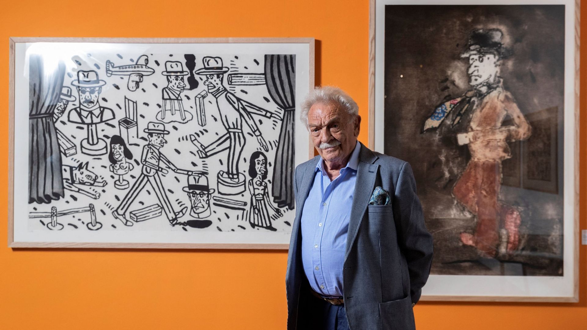 L’artiste argentin Antonio Segui pose lors de son exposition à la Bibliothèque Nationale de France (BNF) à Paris le 5 juin 2019. Installé en France depuis 1963, Segui est l’auteur d’une œuvre figurative prolifique de peintures, estampes, lithographies et 