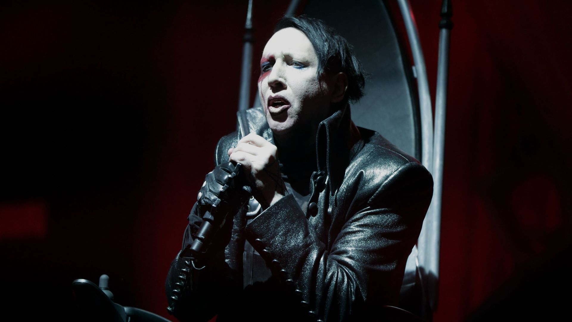 Marilyn Manson durant la tournée "Heaven Upside Down" en novembre 2017 dans la salle Mitsubishi Electric de Düsseldorf.
