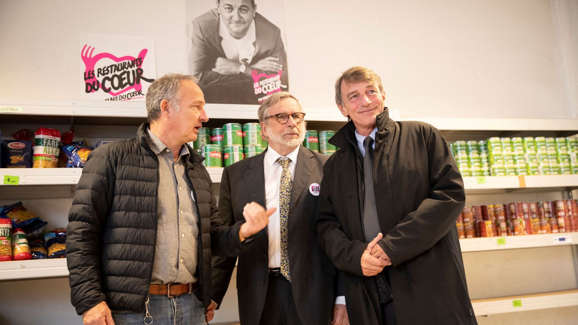 David Sassoli visite les Restos du Coeur à Paris en compagnie de leur président Patrice Blanc (au centre) et de leur directeur, Francois Oadour (à gauche)
