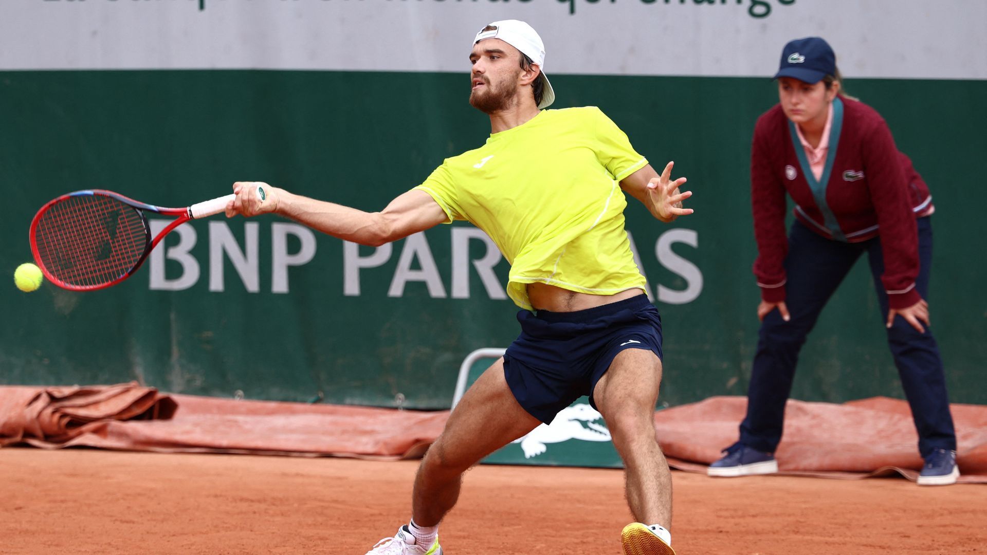 Proper hand, left hand: Tomas Machac breaks Daniil Medvedev in spectacular style by taking part in with each fingers