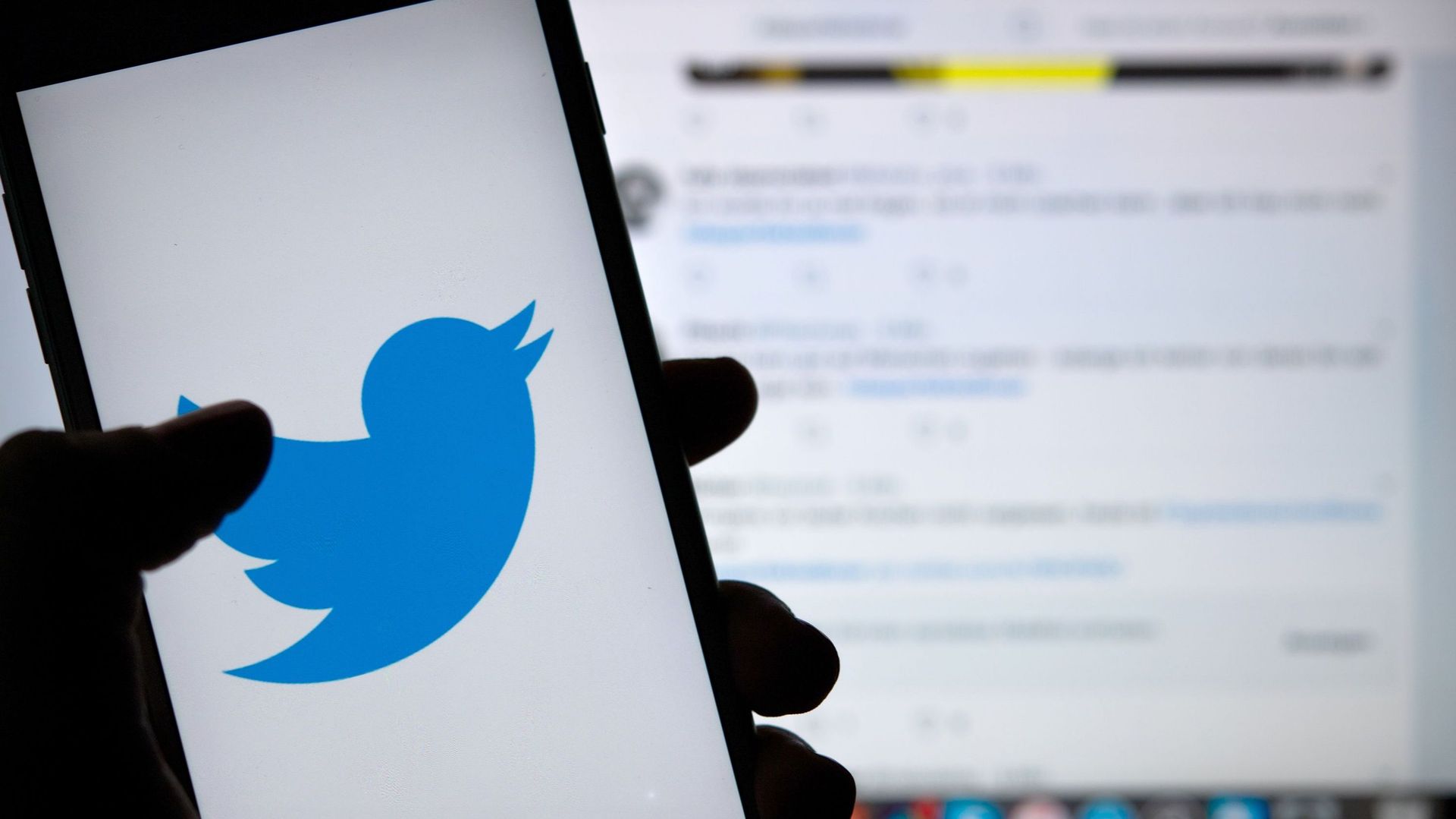 Twitter signale les messages trompeurs concernant les vaccins contre le coronavirus