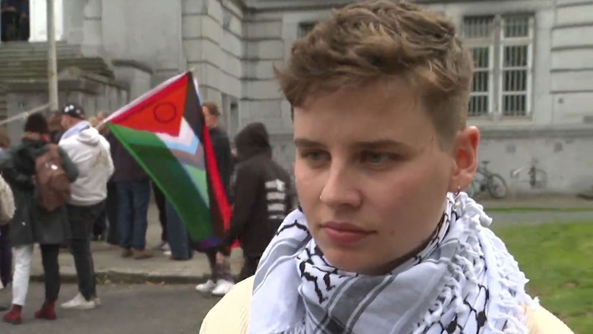 La jeune activiste flamande Anuna De Wever connaîtra le jugement à son encontre aujourd’hui, devant le tribunal correctionnel de Tournai