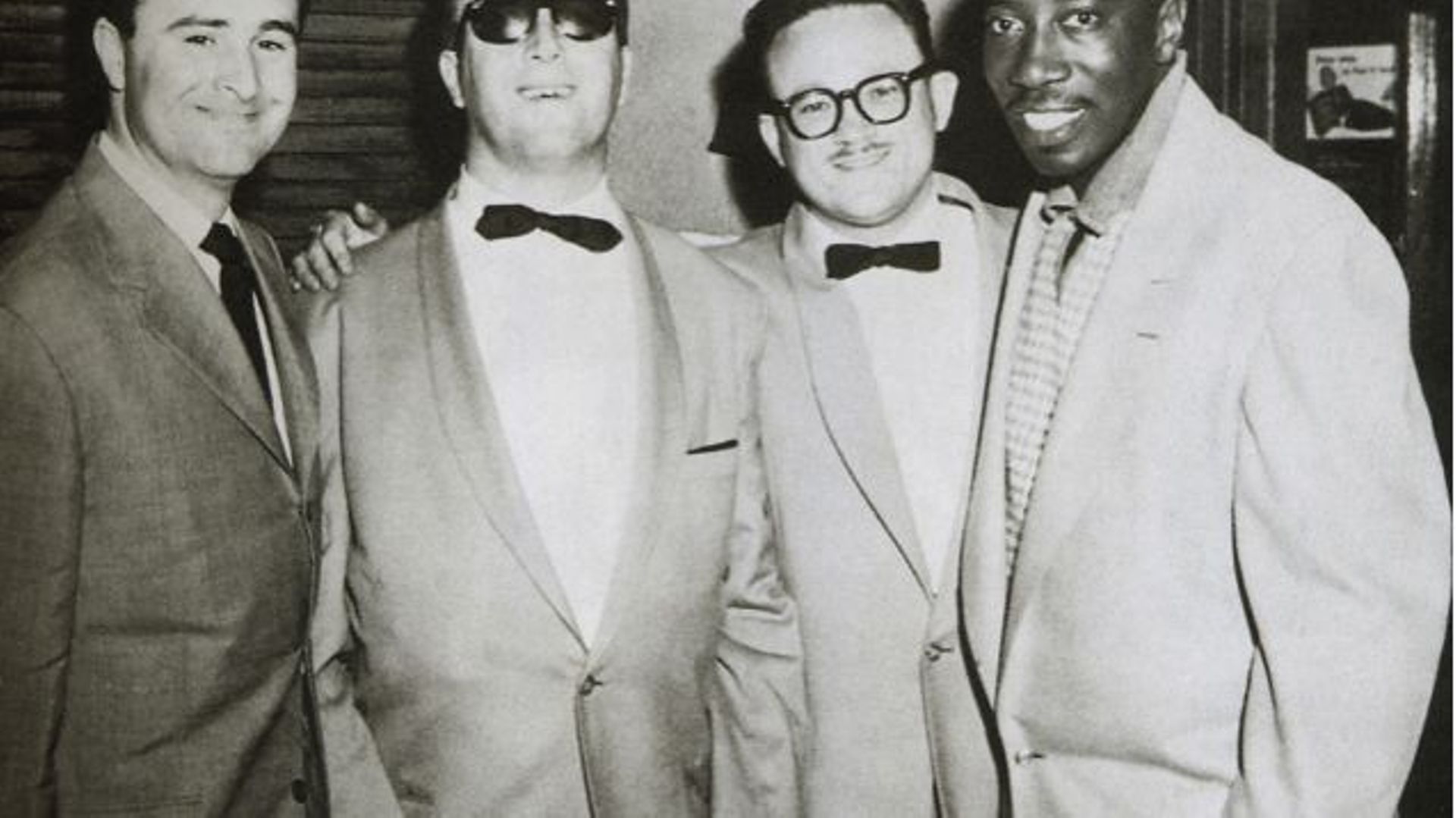 Toots en 1953, accompagné de Bobbejan Schoepen, George Shearing et Joe Williams (de gauche à droite)