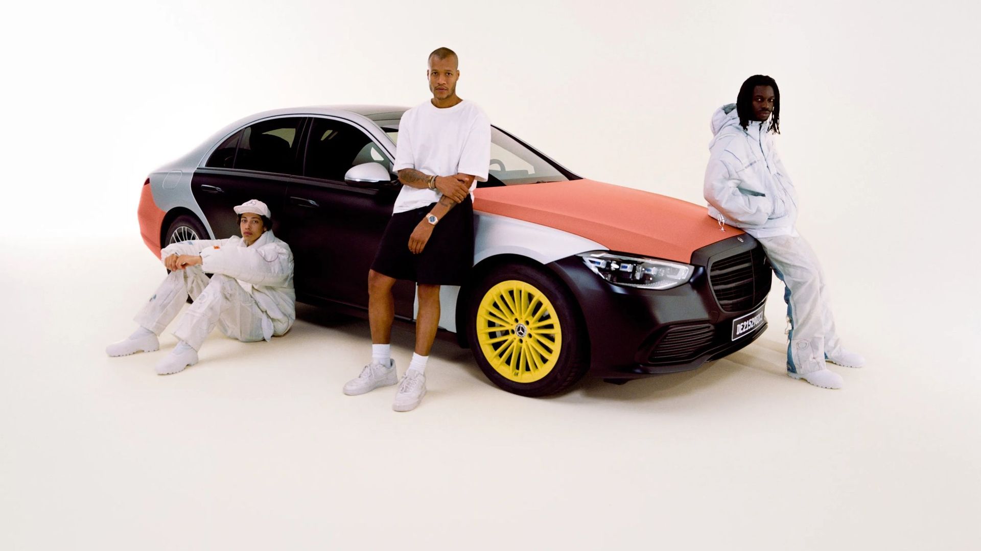 Heron Preston a réalisé avec l’aide de Mercedes une collection de vêtements conçus à partir d’airbags recyclés.