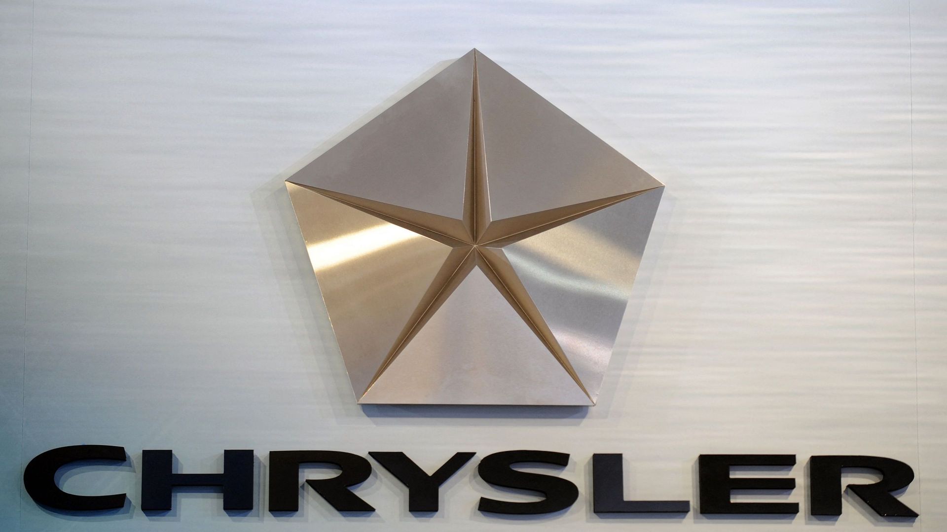 Logo Chrysler à Los Angeles en 2009 (illustration)