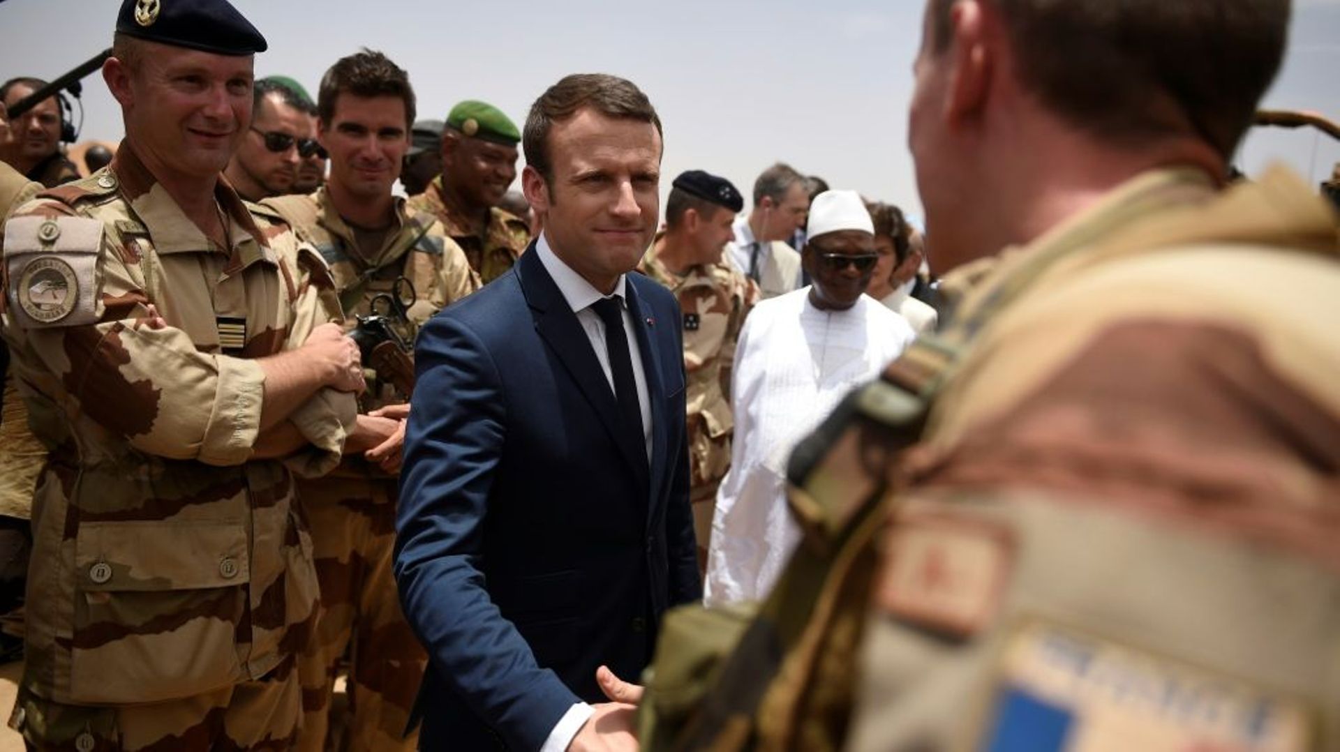 Le président français Emmanuel Macron lors d'une précédente visite à la force Barkhane à Gao, le 19 mai 2017 