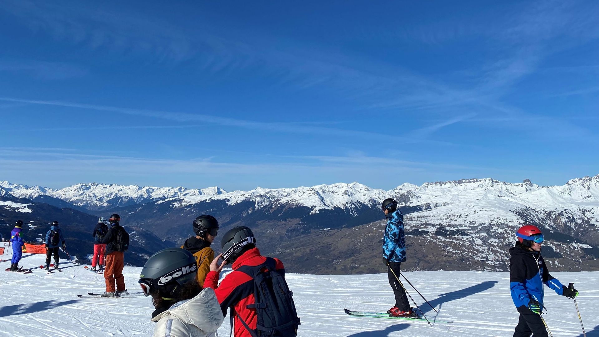 La vallée de la Tarentaise, en contrebas du domaine skiable des Arcs, souffre du manque de neige