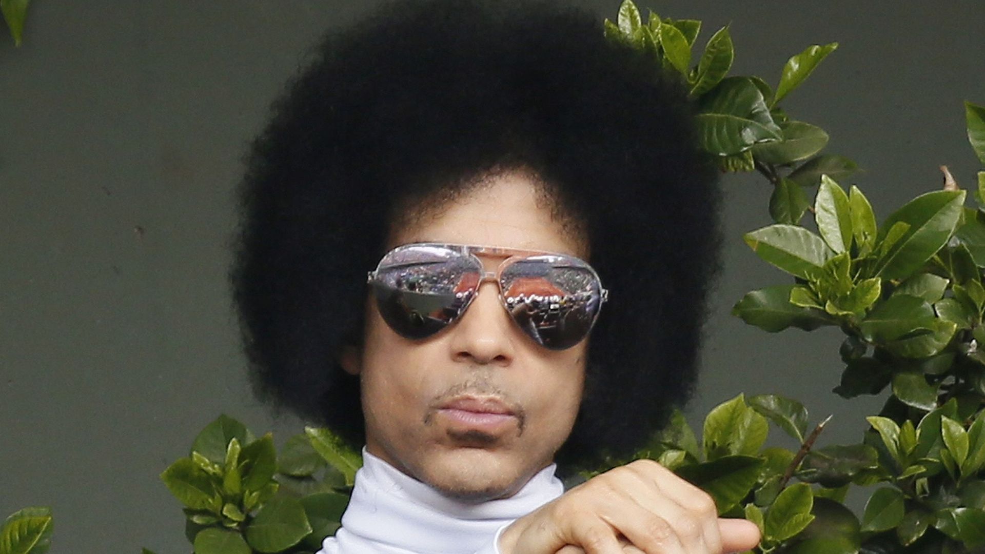 Prince reporte sa tournée européenne après les attentats à Paris