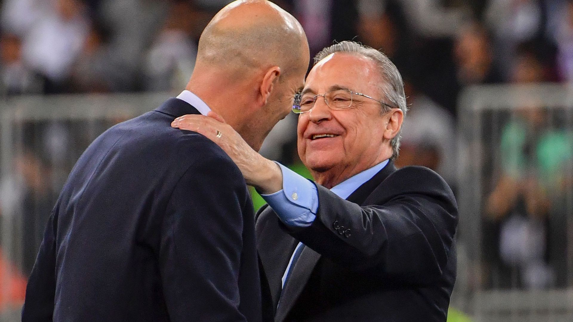 Florentino Perez, acculé, implore Zidane de revenir à la barre.