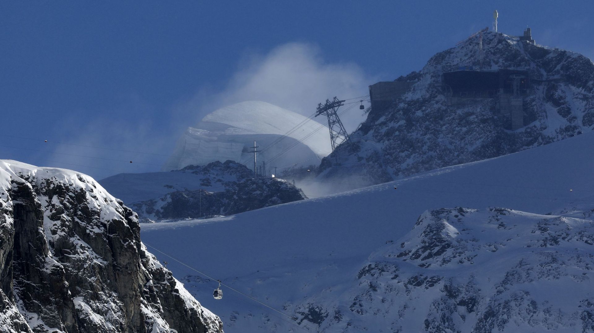 Switzerland: an avalanche near Zermatt leaves three dead and one injured