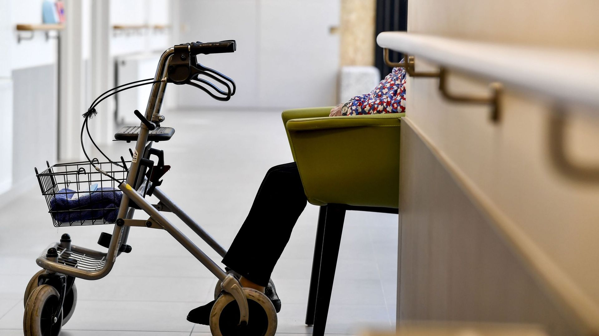 Le nombre de décès dans les homes reste important.