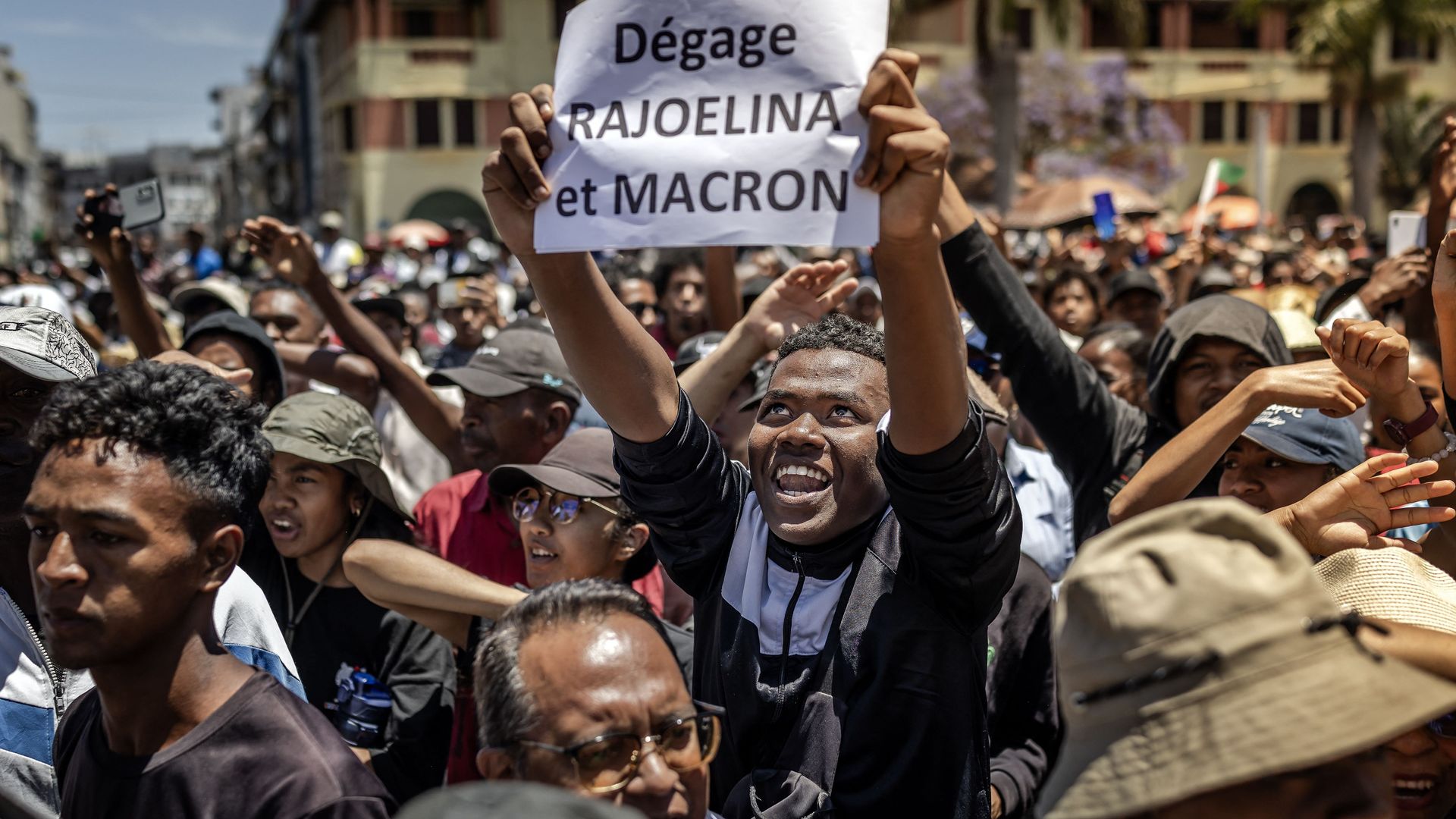 Madagascar : l’unité militaire ralliée à la contestation dit "prendre le pouvoir" après la destitution du président
