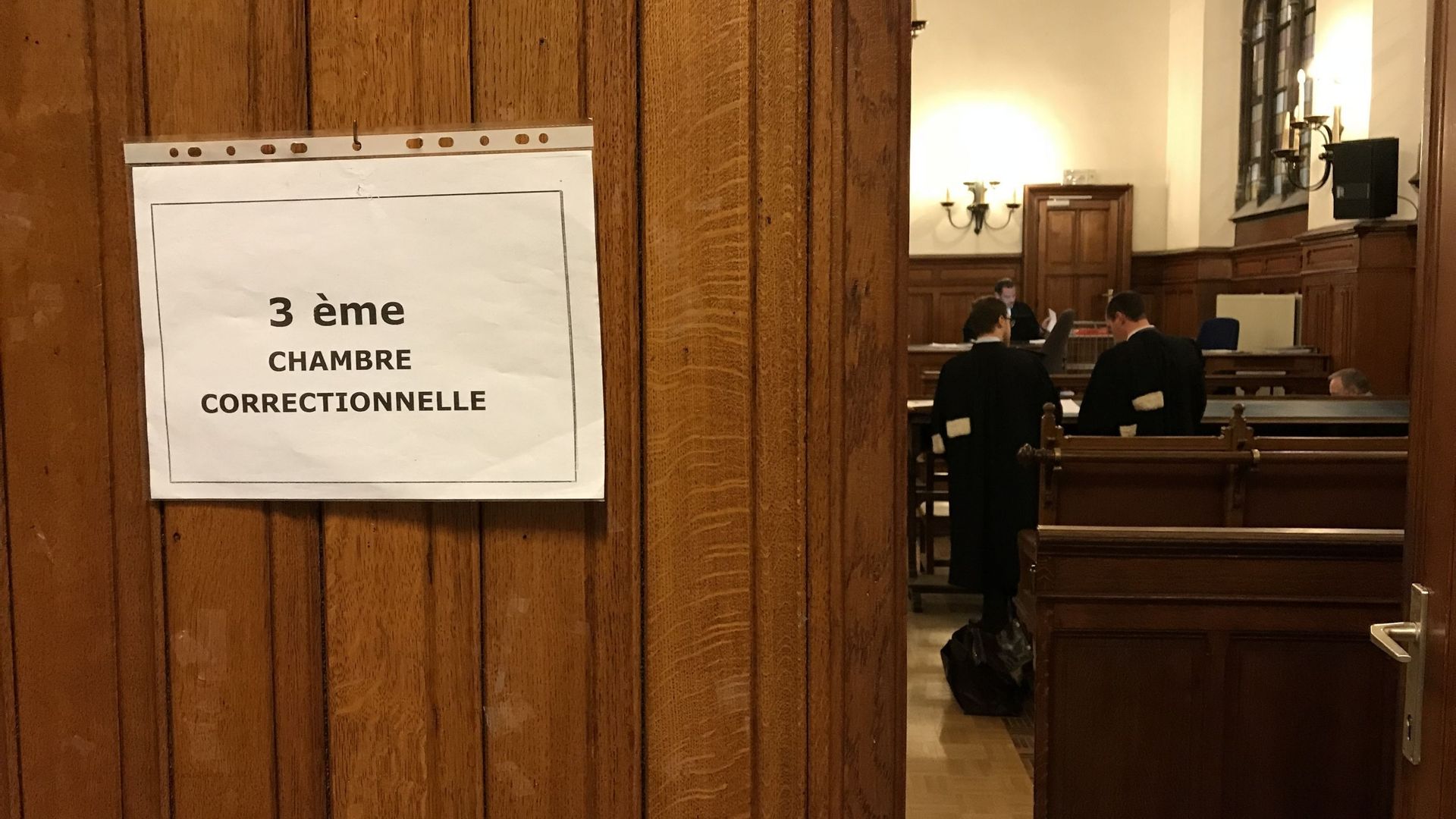 Ce lundi, ce sera l'exposé des faits, les plaidoiries des parties civiles et le réquisitoire du ministère public. Le tribunal entendra les avocats de la défense le 6 décembre.