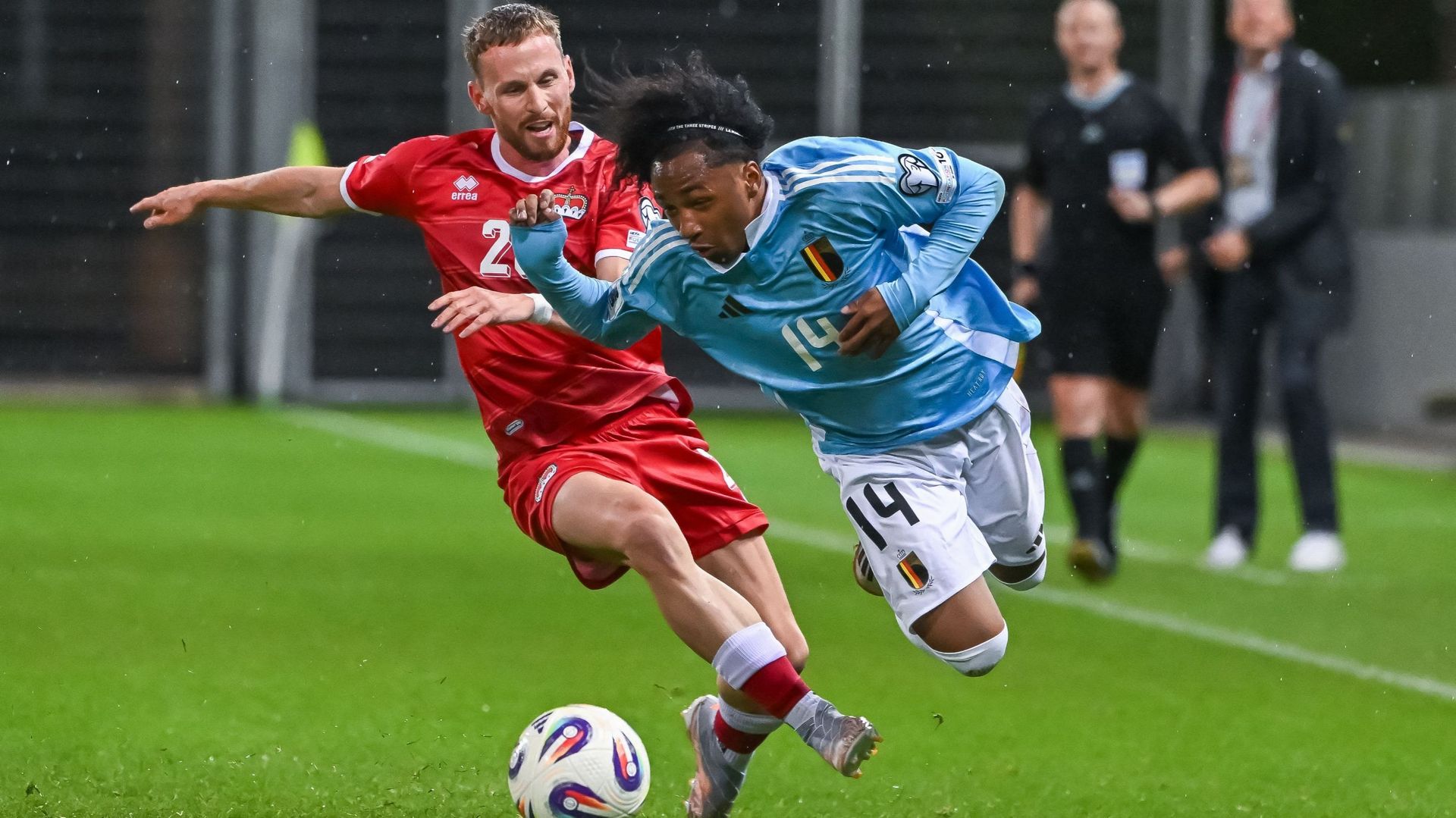 Malick Fofana a joué avec les protège-tibias de Diego Moreira face au Liecthtenstein
