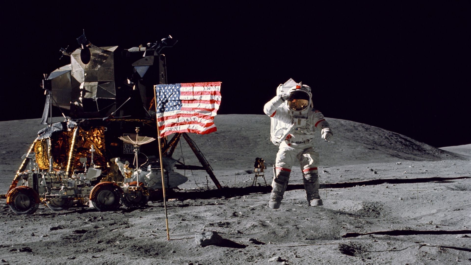 En 1972, la mission Apollo 16 repart vers la lune pour un cinquième alunissage. 