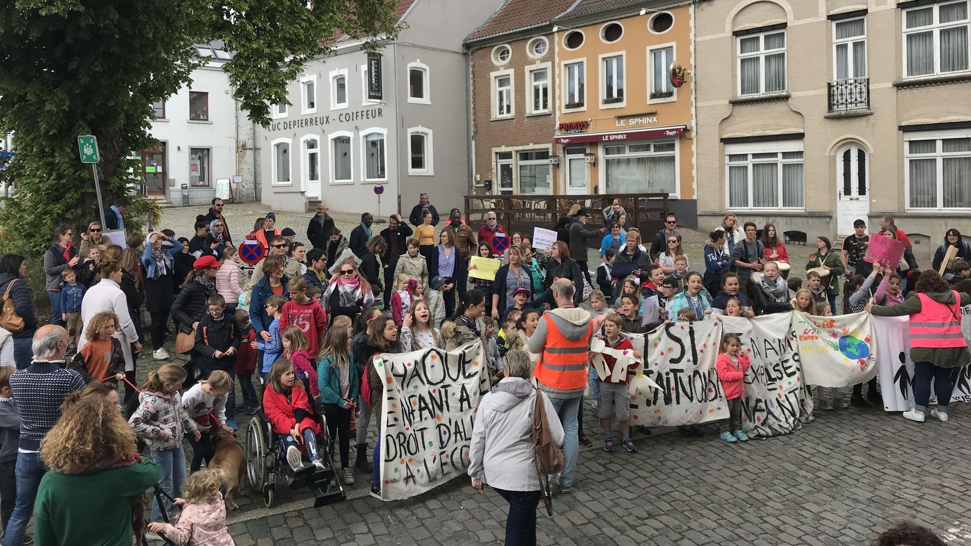 Le 12 mai, une manifestation de soutien à la famille Yusufi avait réuni environ 350 personnes à Grez-Doiceau.