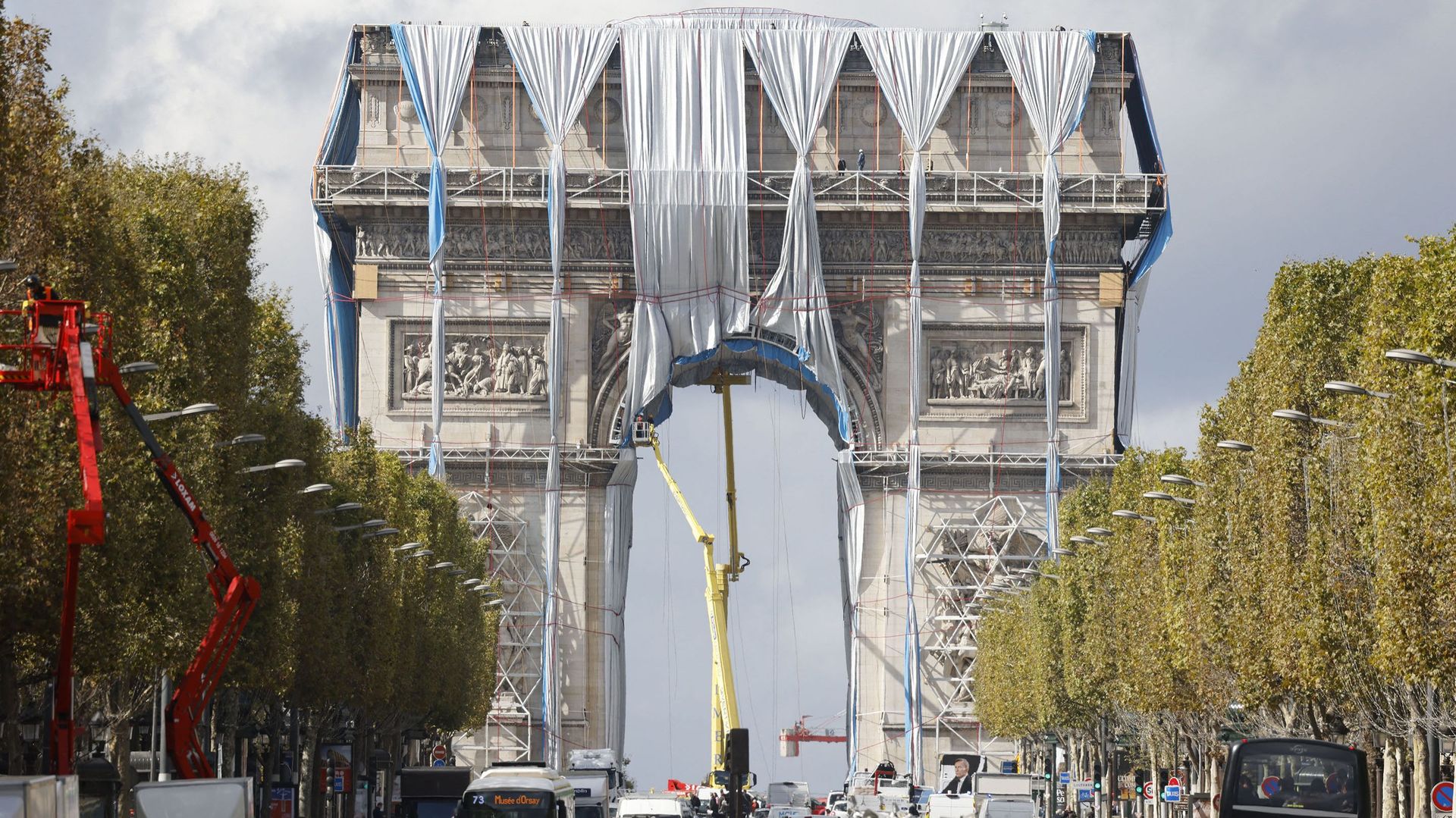 Six millions de personnes : c’est l’estimation du nombre de personnes qui ont vu "l’Arc du Triomphe, Wrapped (enveloppé)" à Paris, œuvre posthume de Christo et de son épouse Jeanne-Claude.