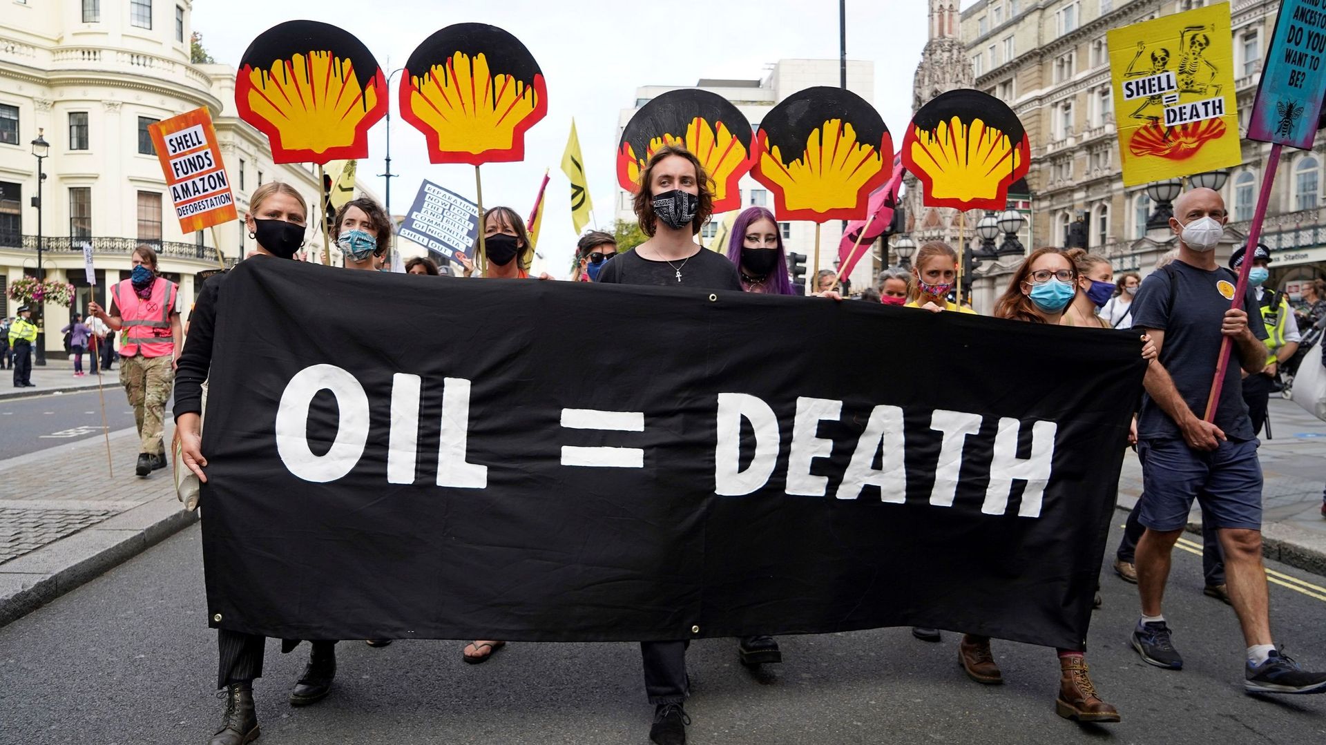 En septembre déjà, des manifestants dénonçaient Shell à Londres. Pour les plaignants néerlandais, 95% des activités de l’entreprise sont à l’origine de changements climatiques dévastateurs.