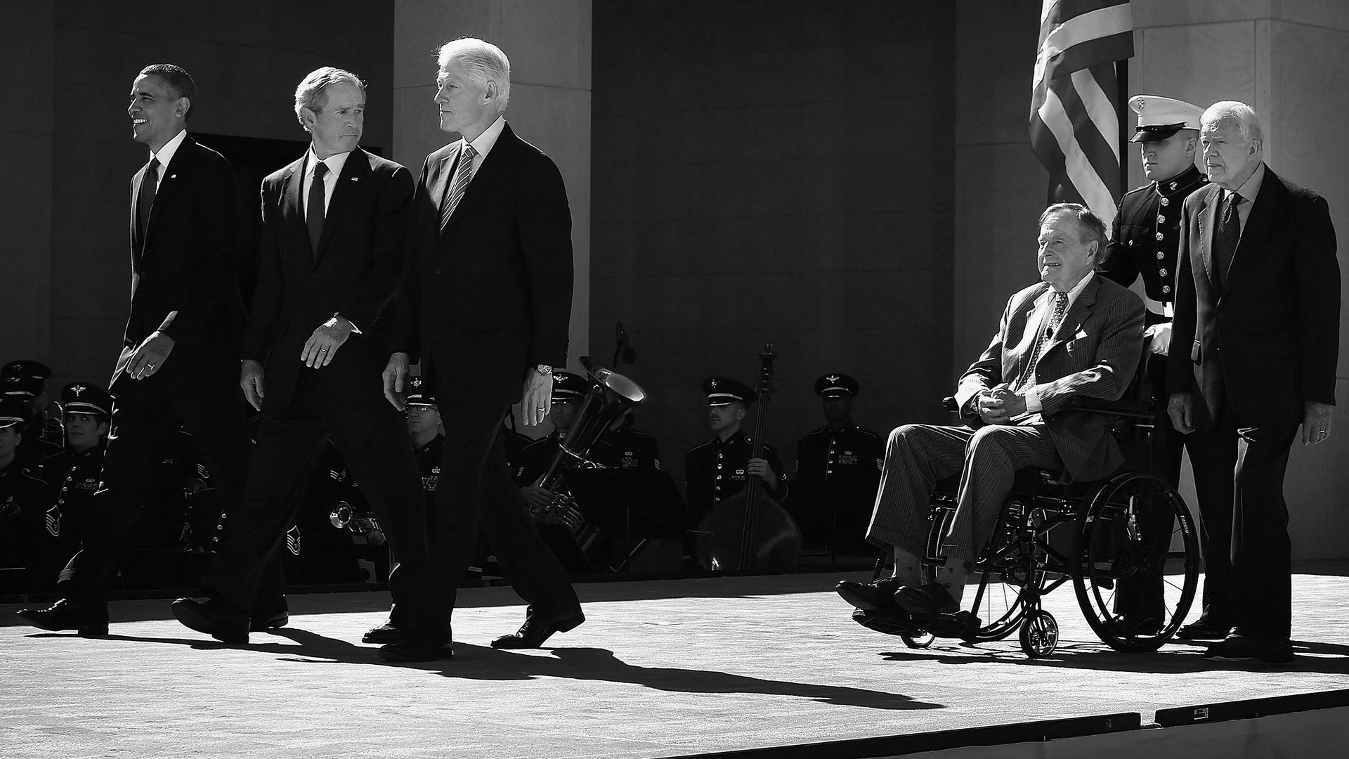 Inauguration de la bibliothèque George W. Bush à Dallas, au Texas, en 2013. Sont présents également les anciens présidents Barack Obama, Bill Clinton, George Bush (père) et Jimmy Carter.