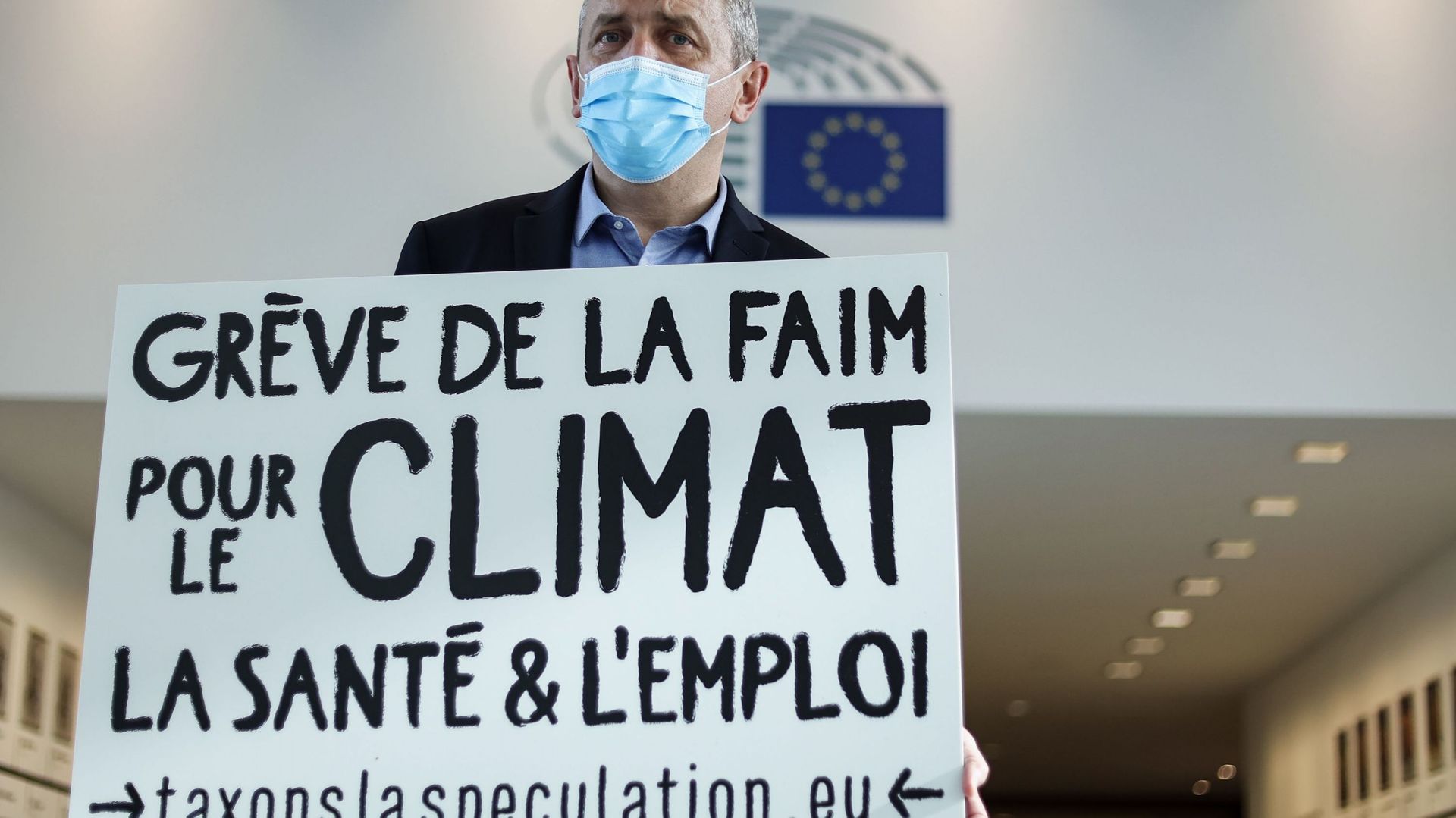 Budget européen 2021-2027 : l'eurodéputé français Larrouturou met un terme à sa grève de la faim pour le climat