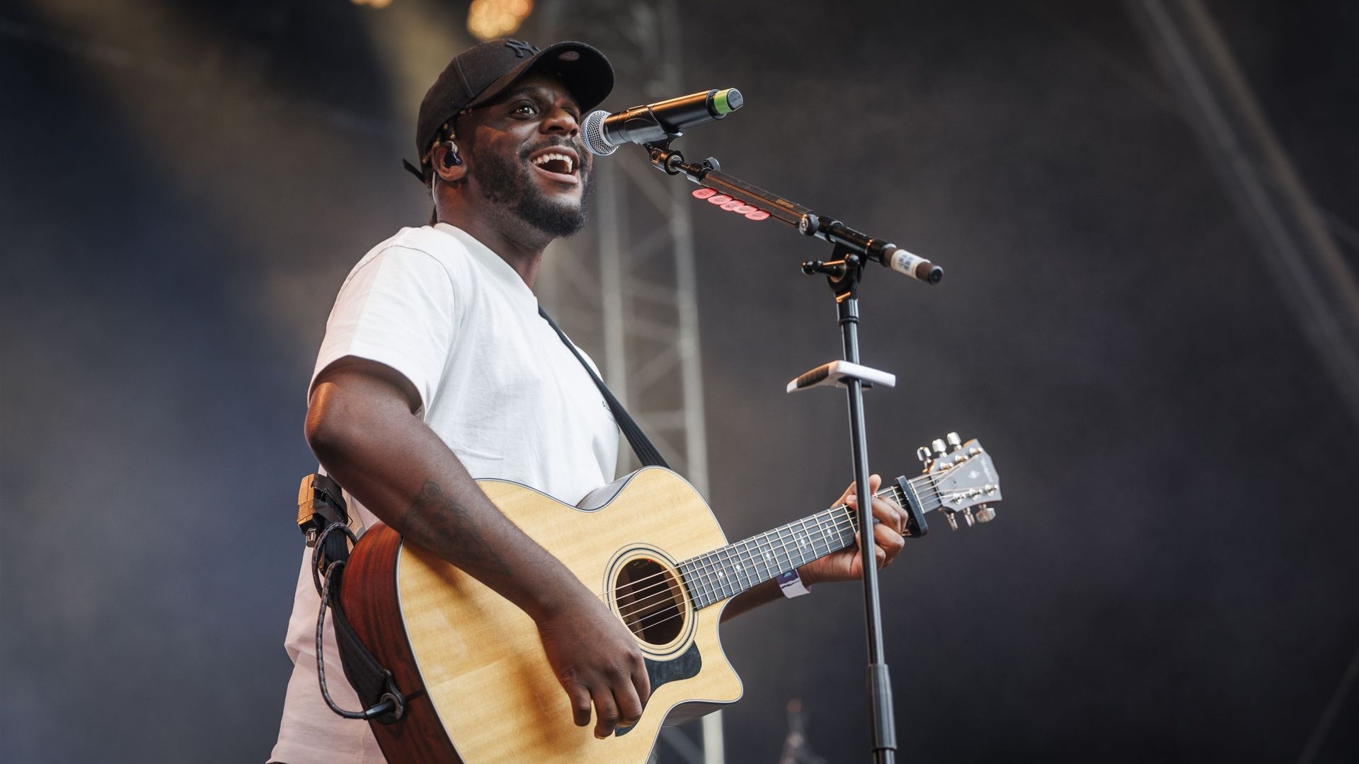 Marriott Bonvoy and Starbucks Announce Exclusive Myles Smith Concert