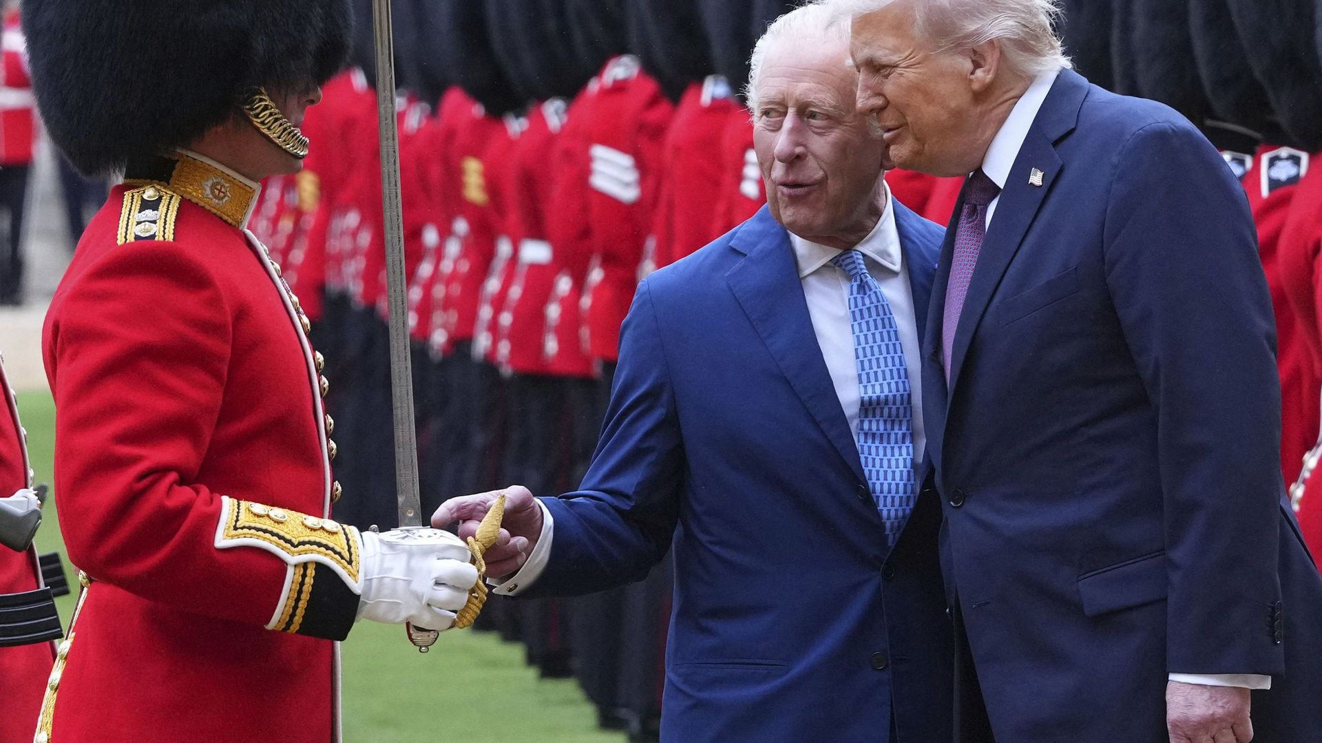 Entre opération séduction et fragilisation politique : les raisons de la visite en grande pompe de Donald Trump au Royaume-Uni