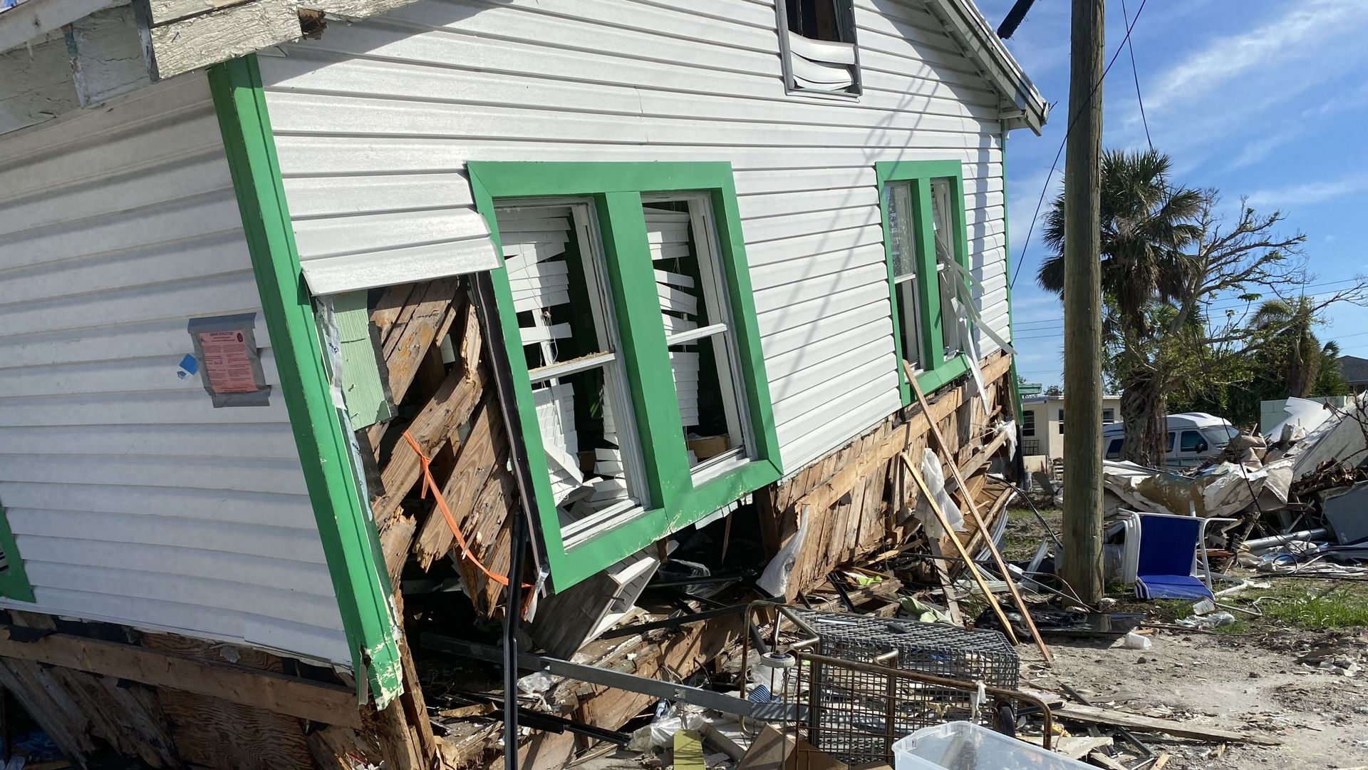 Fort Myers est ravagé par le passage de l’Ouragan Ian, troisième tempête la plus meurtrière à avoir frappé le continent américain au cours de ce siècle.