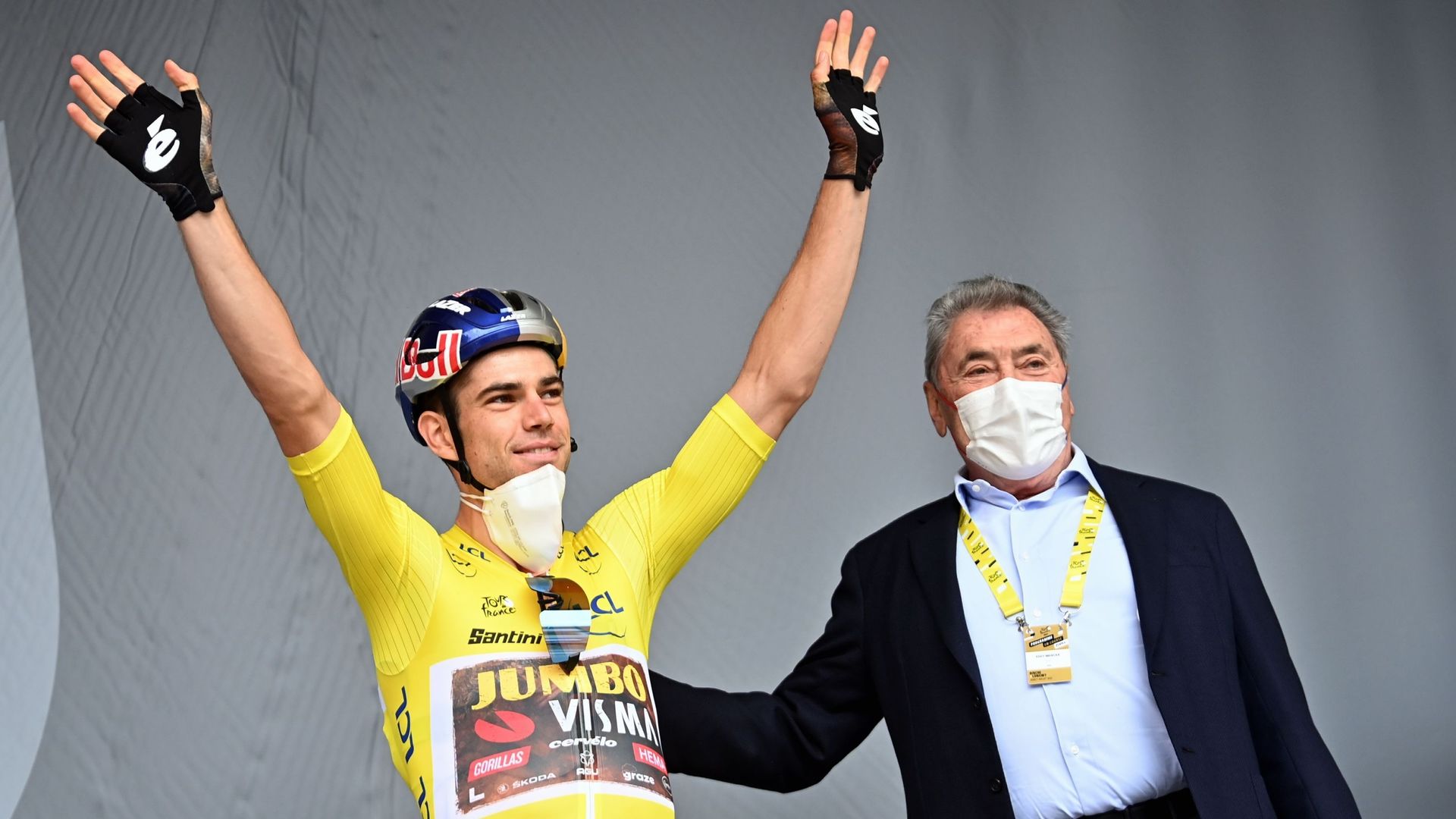 Wout van Aert et Eddy Merckx à Binche, sur le Tour de France 2022