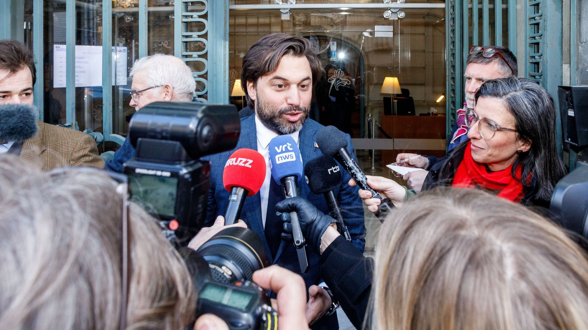 Journalistes et politiques : amis ou ennemis ?