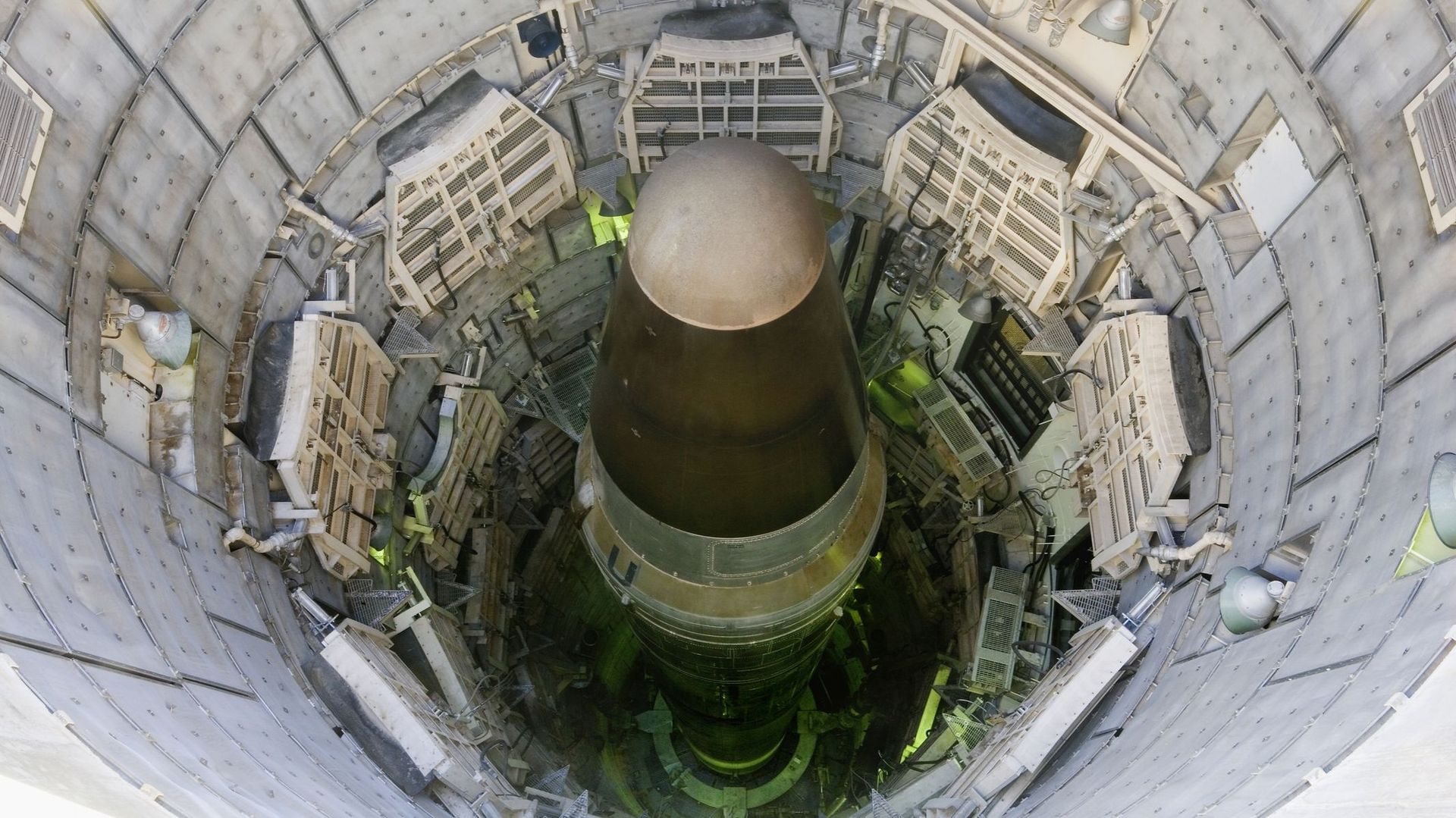 Qui décide quel pays peut avoir l’arme nucléaire ? Le grand paradoxe de l’ordre mondial