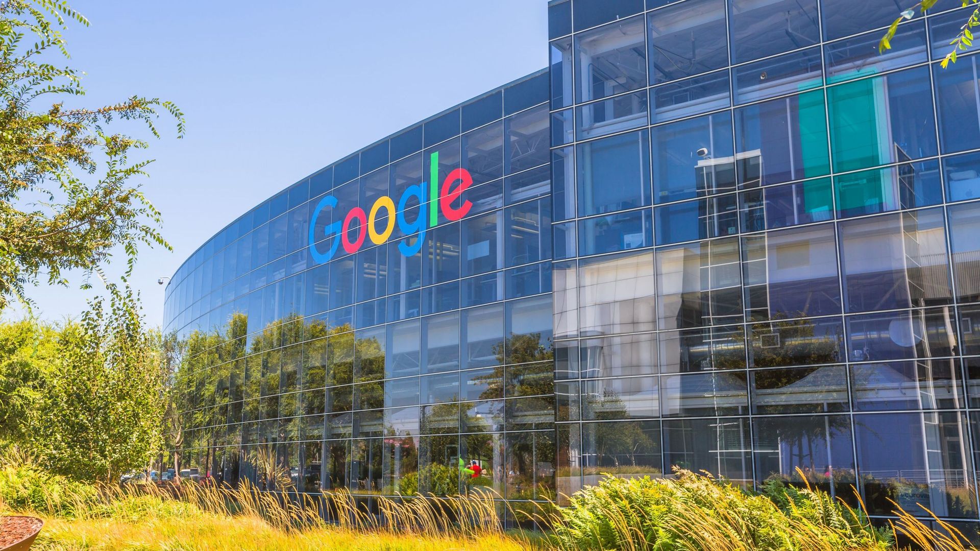 La Commission européenne inflige une amende de 2,95 milliards d’euros à Google, malgré les menaces de droits de douane de Trump