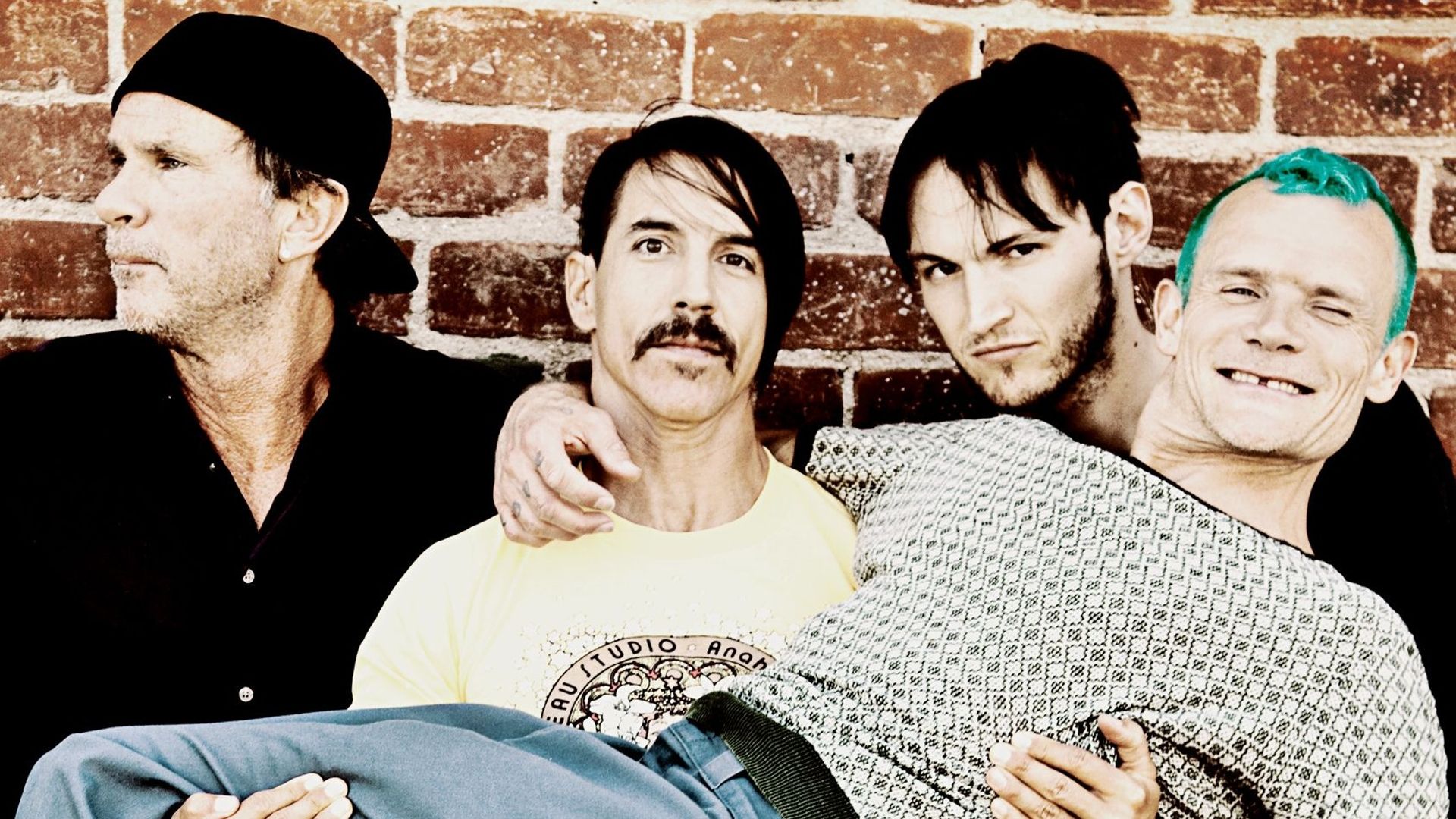 Le batteur des Red Hot Chili Peppers fait un duel avec son sosie Will Ferrell rtbf.be