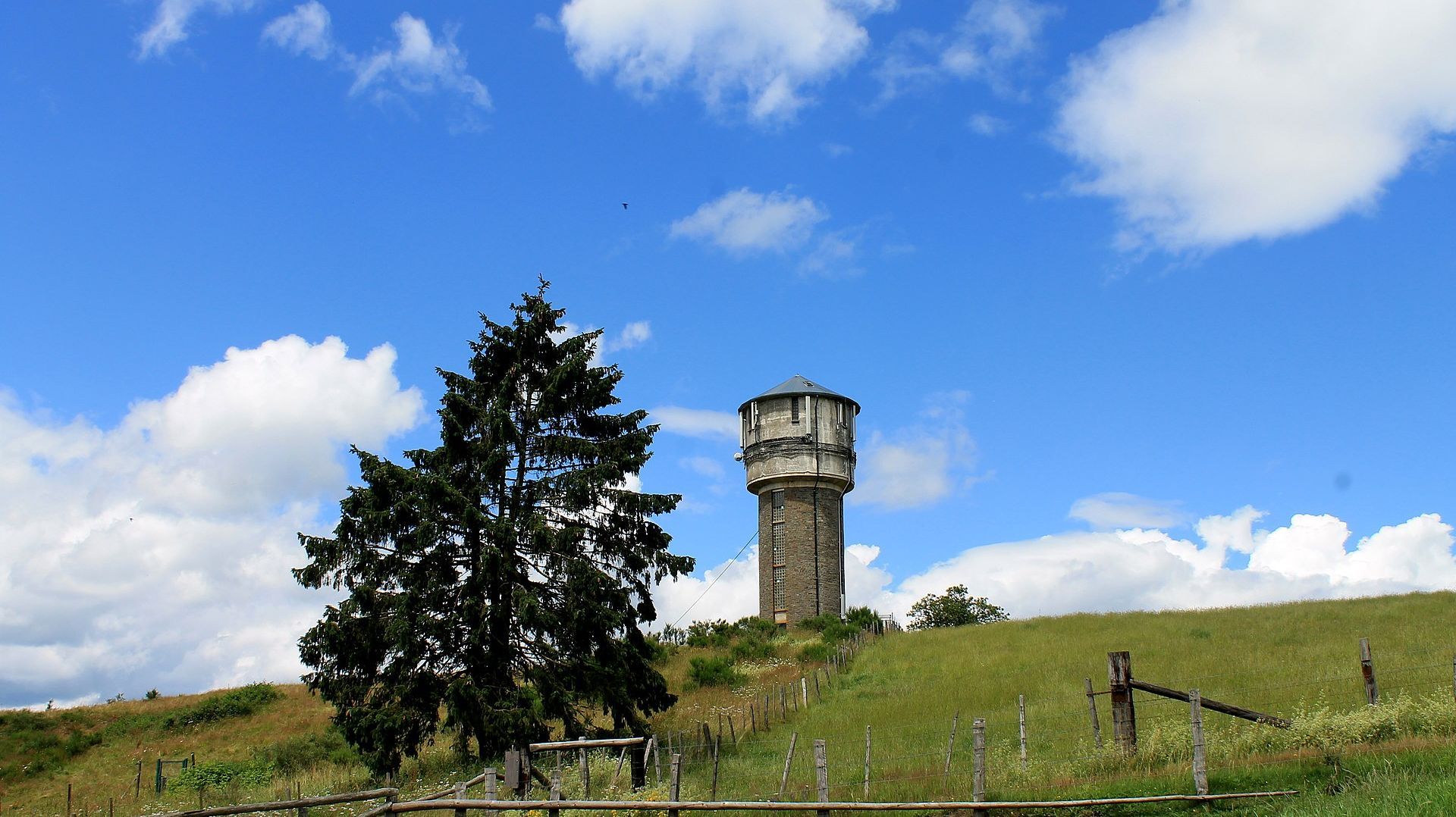 Château d’eau de Buret