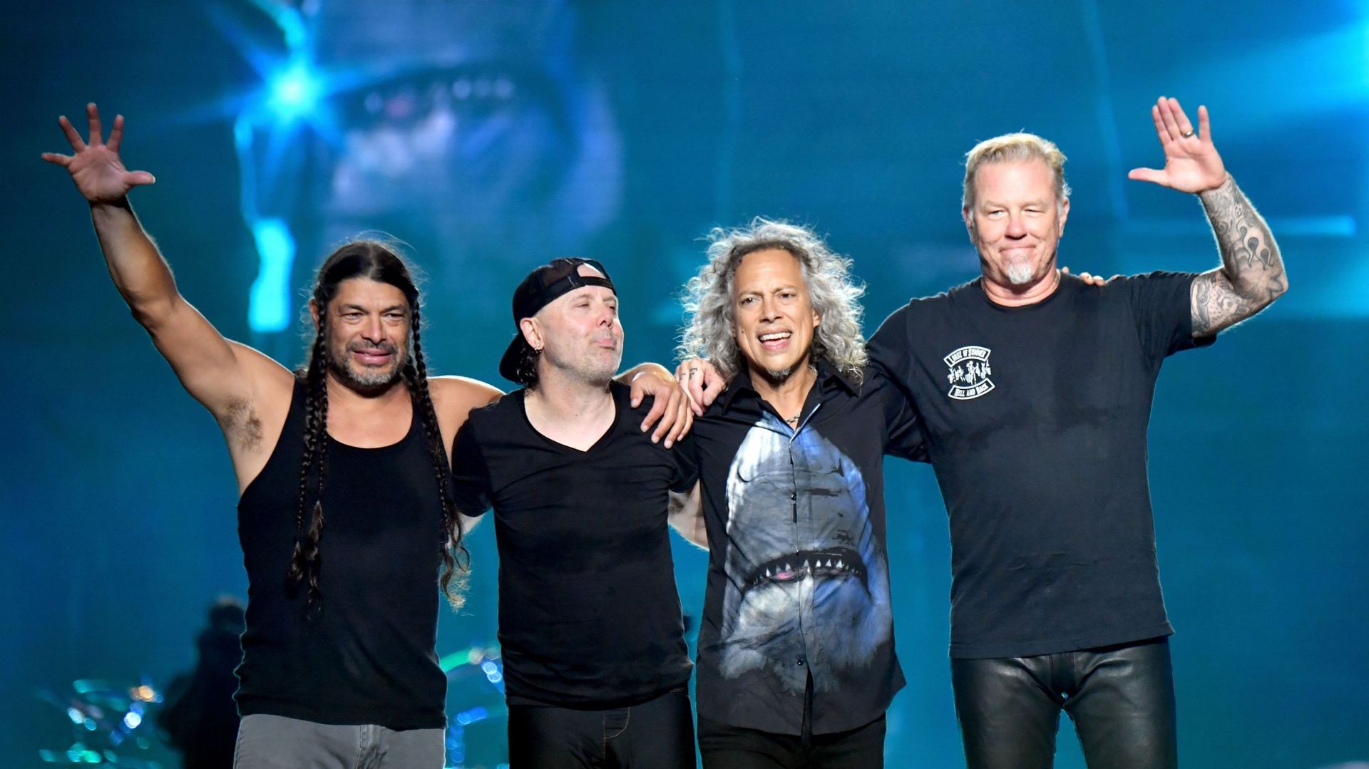Metallica offre un kit de batterie à un artiste de rue