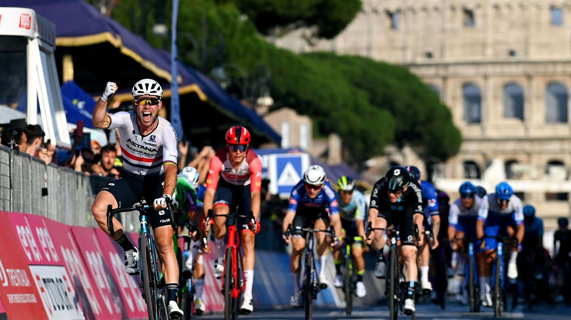 Mark Cavendish vainqueur à Rome, sur la dernière étape du Giro